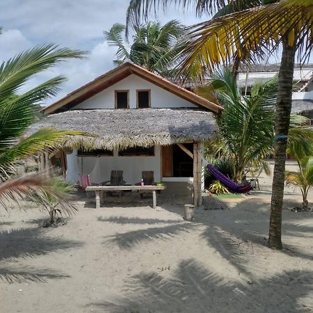 Beach Front Bungalows At The Coconut Canoa Kültér fotó