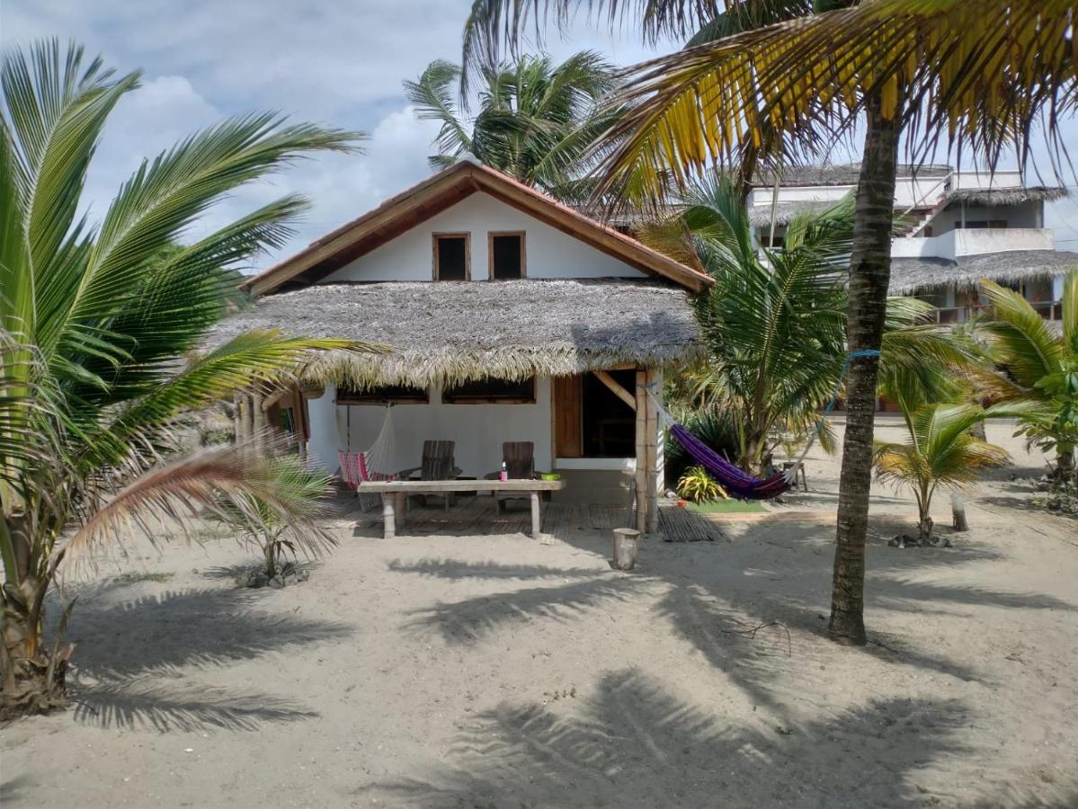 Beach Front Bungalows At The Coconut Canoa Kültér fotó