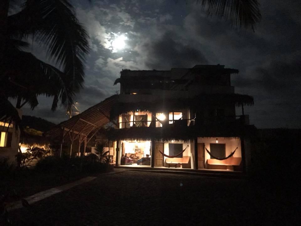 Beach Front Bungalows At The Coconut Canoa Kültér fotó