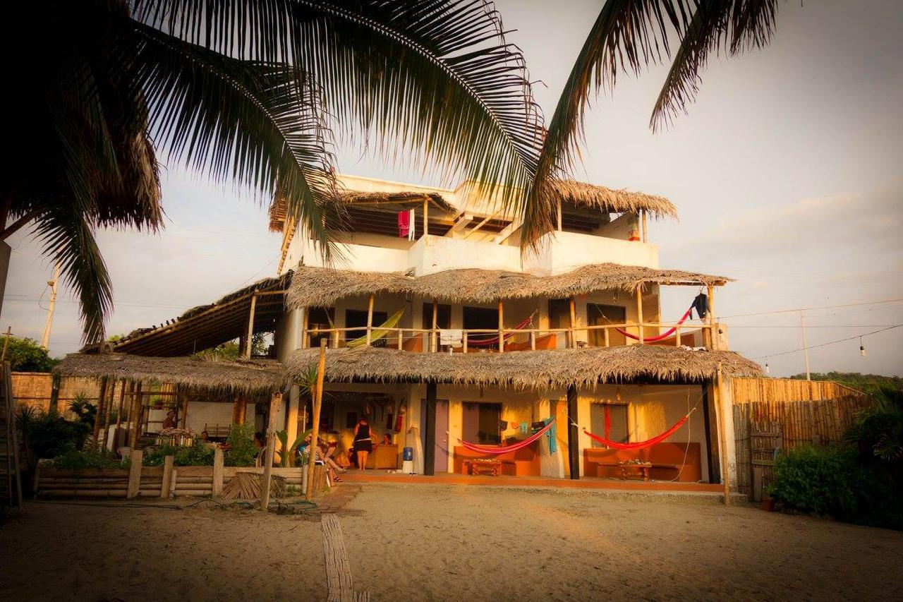 Beach Front Bungalows At The Coconut Canoa Kültér fotó